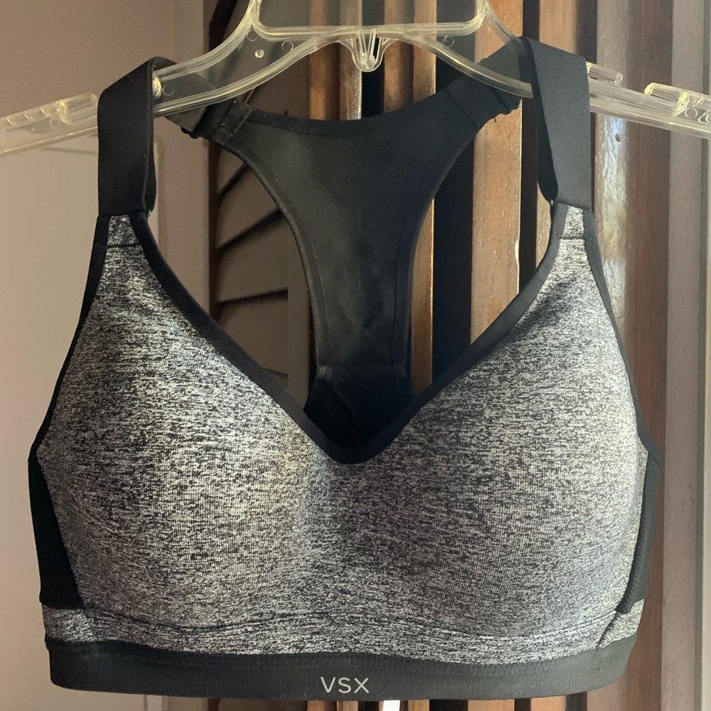 Victoria’s Secret sports bra 34C